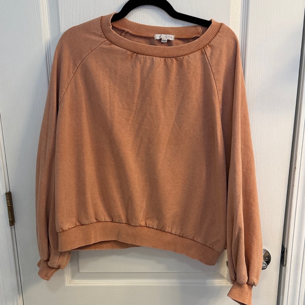 Basic Women’s Pullover
